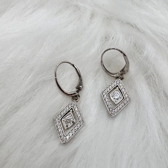 Roberto Coin 18kt white gold with 0.55tcw diamond converted drop earrings EUC - Picture 5 of 12